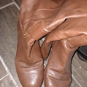 Large boots brown color
